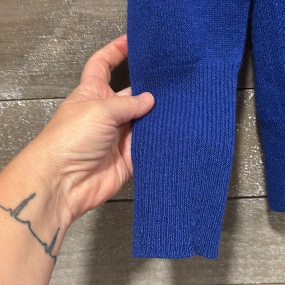 Halogen royal blue  100% cashmere V neck sweater size XS - Picture 3 of 6
